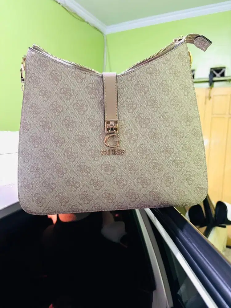 Zamira Hobo Pink Guess