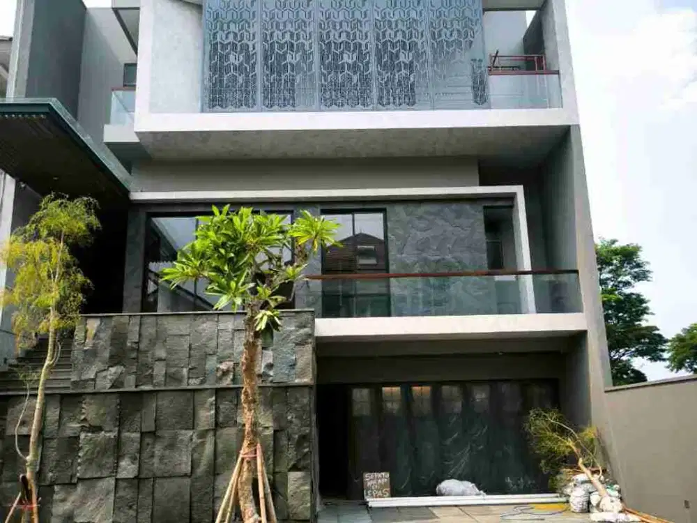 DIJUAL RUMAH BARU GRESS HIGH SPEC COZY HOME 3 LANTAI SUPER LUX WATERFRONT CITRALAND SURABAYA