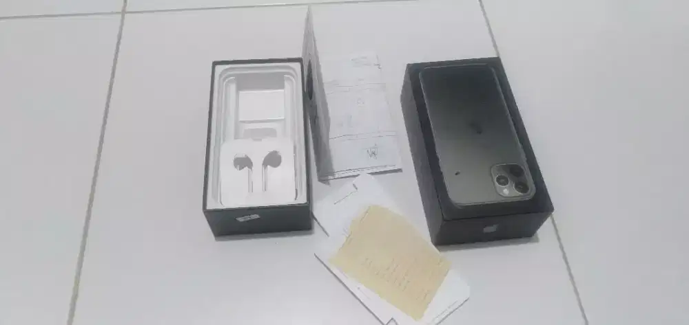 Dus box iphone 11 pro 256GB lengkap