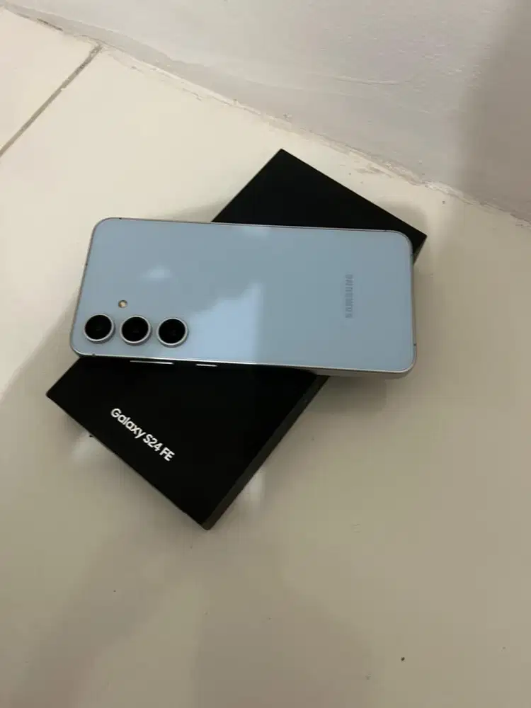 Samsung S24 FE 8/128