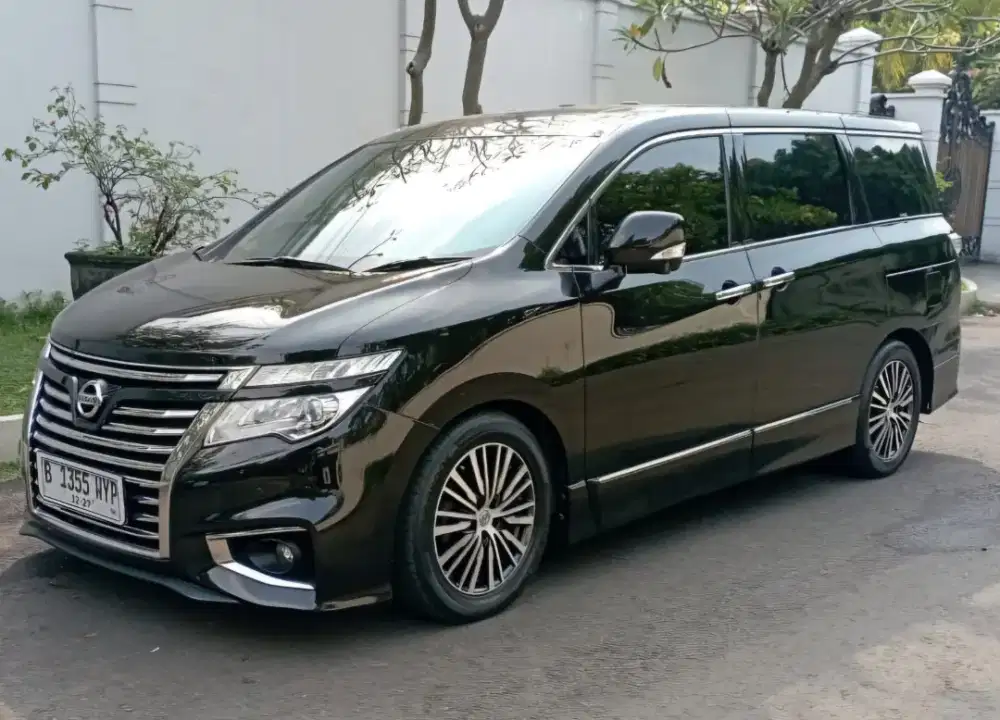 Nissan New Elgrand 2.5 HWS AT Facelift 2014 Hitam Sgt Istimewa Sekali