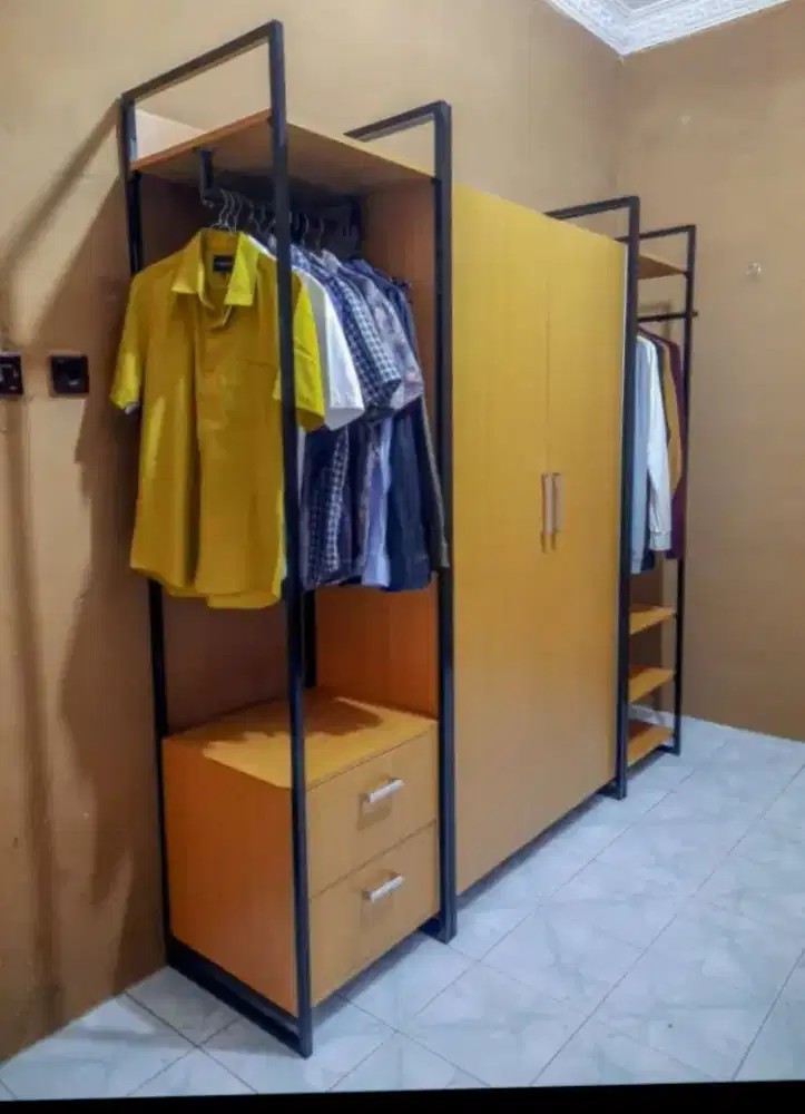 Lemari baju modern minimalis