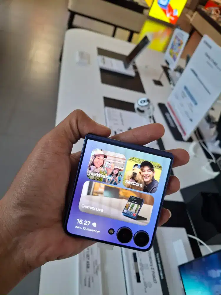 SAMSUNG Z FLIP7 DISKON 3 JUTA PWP JAM FIT3 + CHARGER ORI DAN SPEAKER