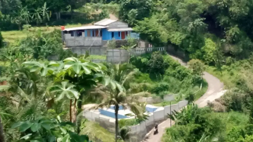 DIJUAL VILLA,KOLAM RENANG,DAN TANAH