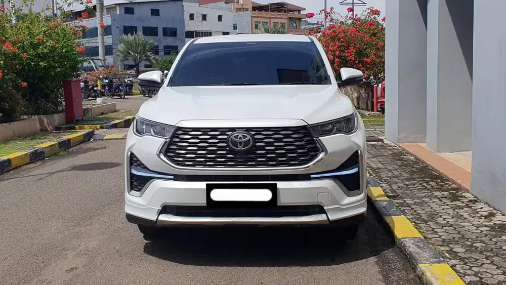 Km5rb toyota zenix v bensin upgrade q modelista 2025 putih