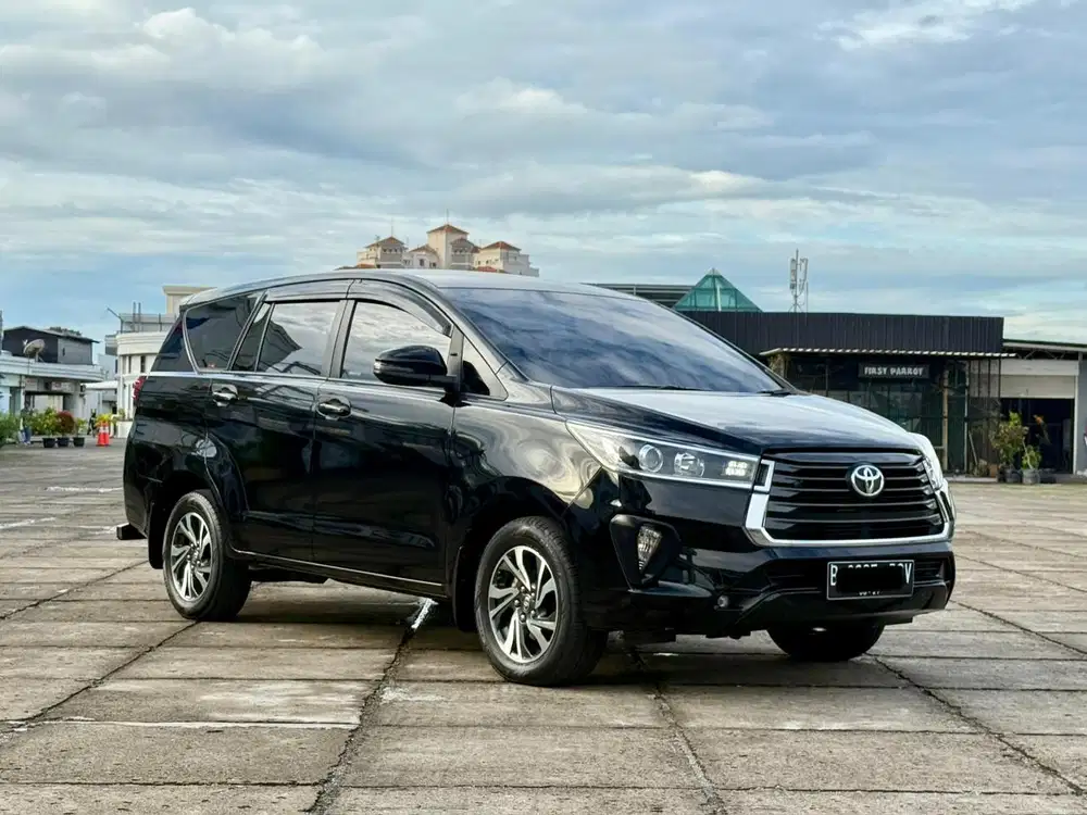 Toyota Kijang Innova V Diesel Matic 2022 Low KM 35RB