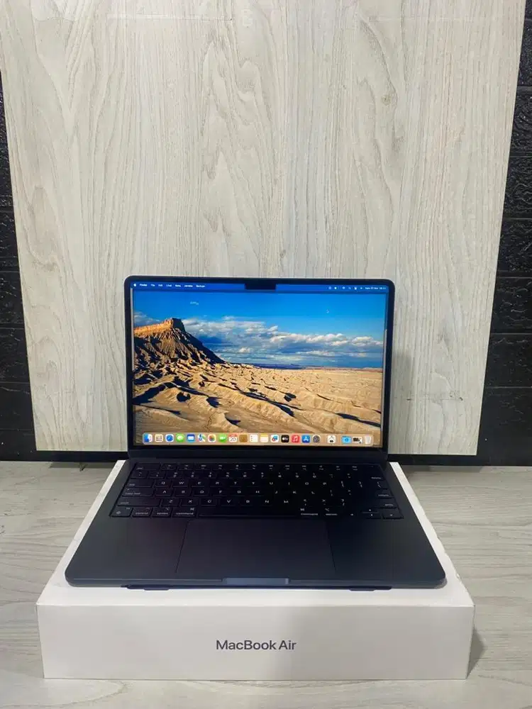 Macbook Air M2 2022 13inc RAM 16gb SSD 256 (GARANSI IBOX)