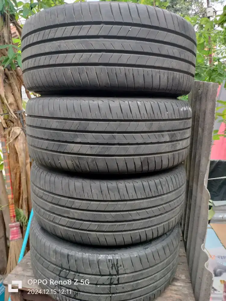 Jual ban copotan mrek Bridgestone REGNO GR001 ukuran 225 45 R18  mulus