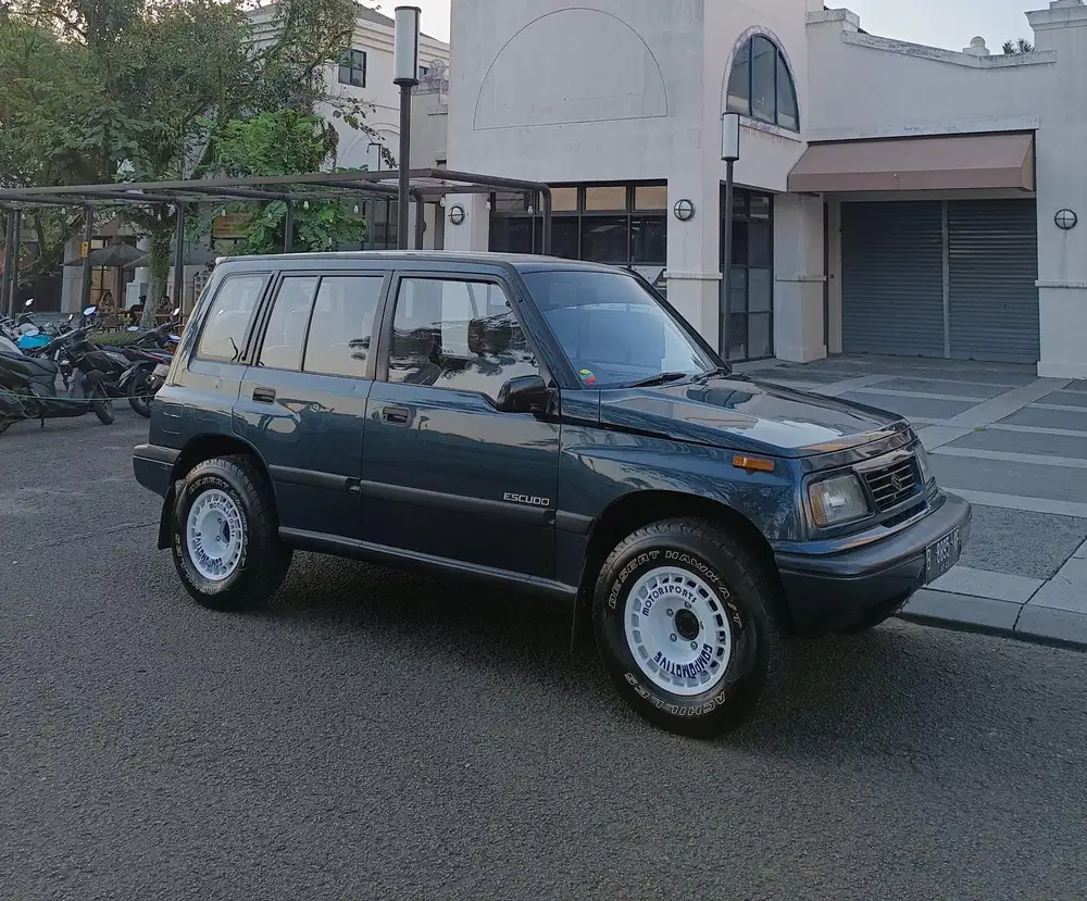 Suzuki Escudo JLX Full Original Antik Terawat jarang ada