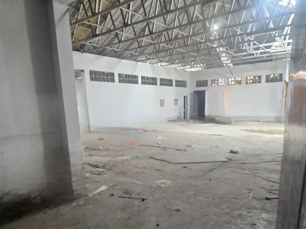 Di Sewakan gudang di Pinggir jalan utama Cengkareng