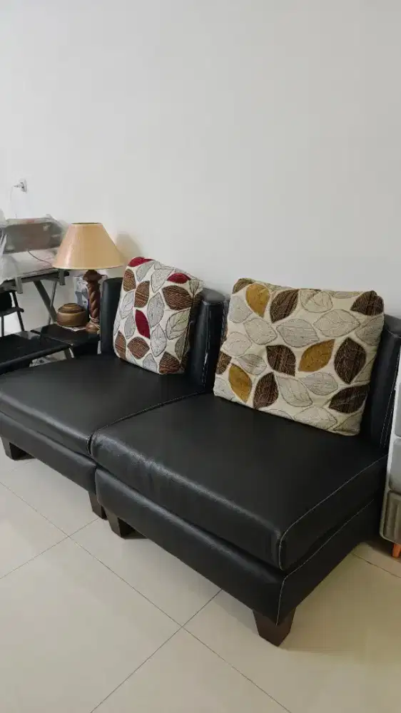 Sofa Kulit Hitam Single Seater