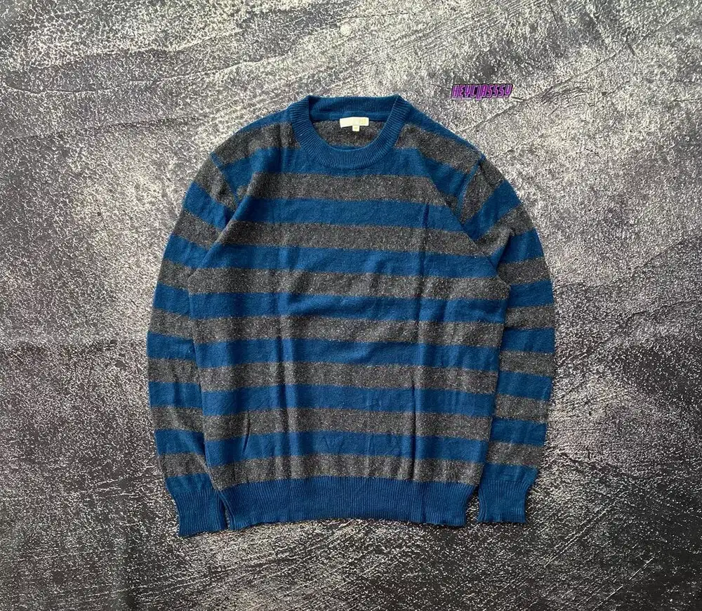 Knitwear rajut salur uniqlo
