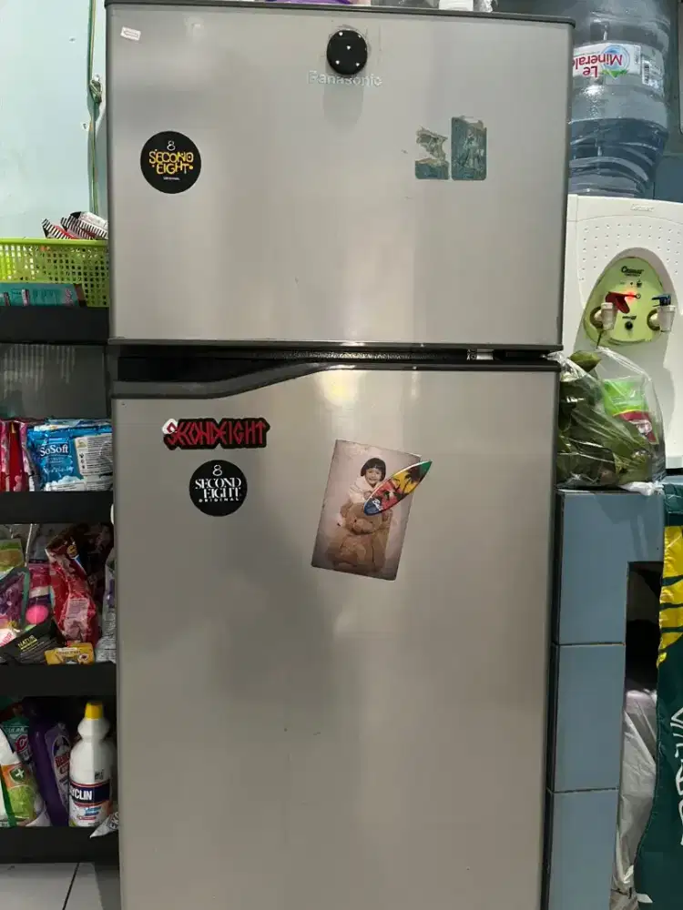Dijual kulkas 2 pintu panasonic