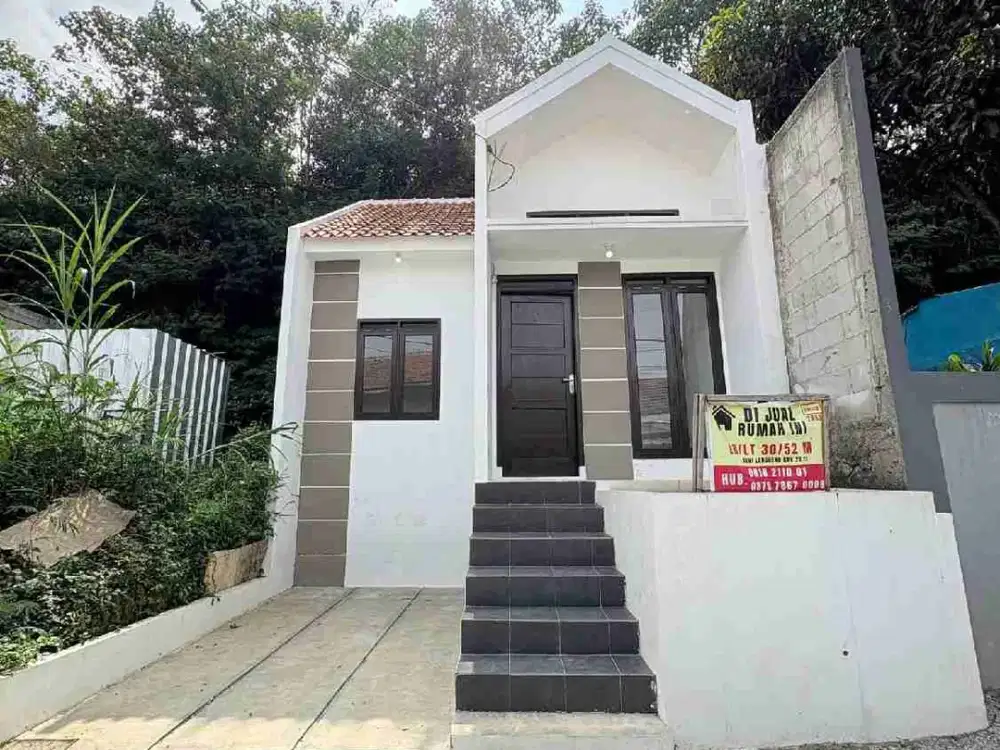 Rumah dalam komplek padat penduduk cileunyi