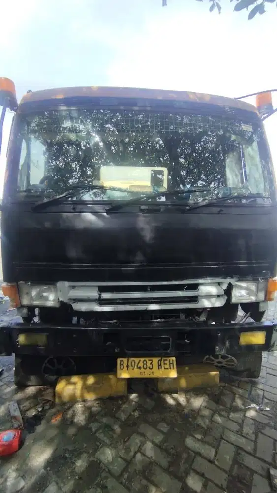 Mitshubisi head trailer 1998