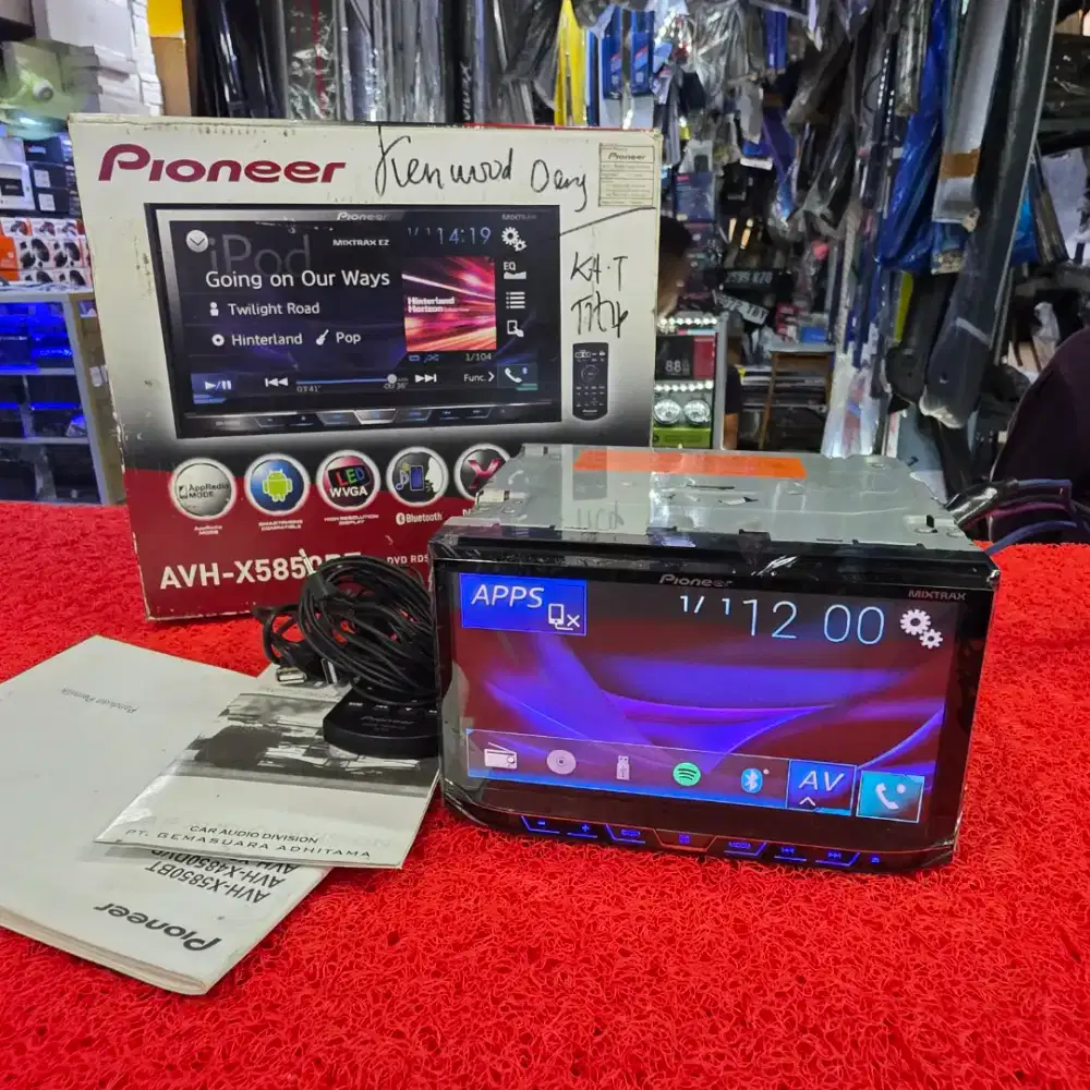 Head Unit Pioneer AVH-X5850BT MIXTRAX Bluetooth USB CD Aux Radio FM AM