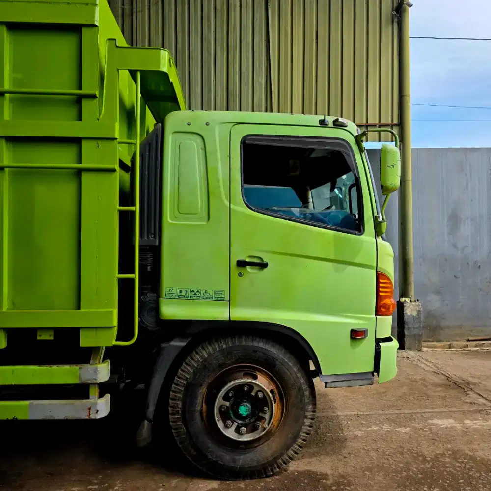 Hino Lohan Engkel Murah Kondisi Istimewa