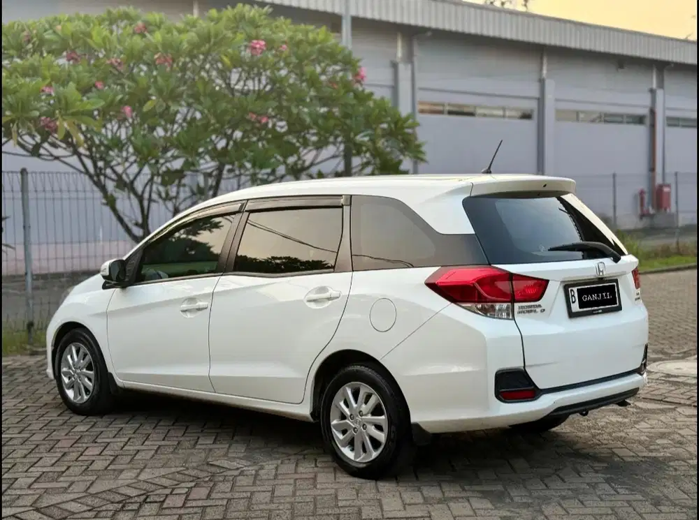 Mobilio E CVT 2015 Putih
