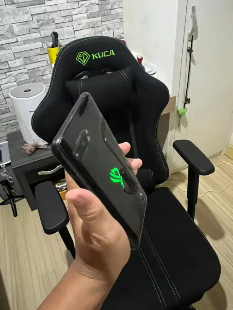 Asus ROG phone 2 hp only 8/128 gb