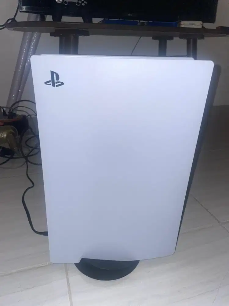 Playstation 5 FAT DISC like new! Include +1 JOYSTICK & 2 CD GAMES