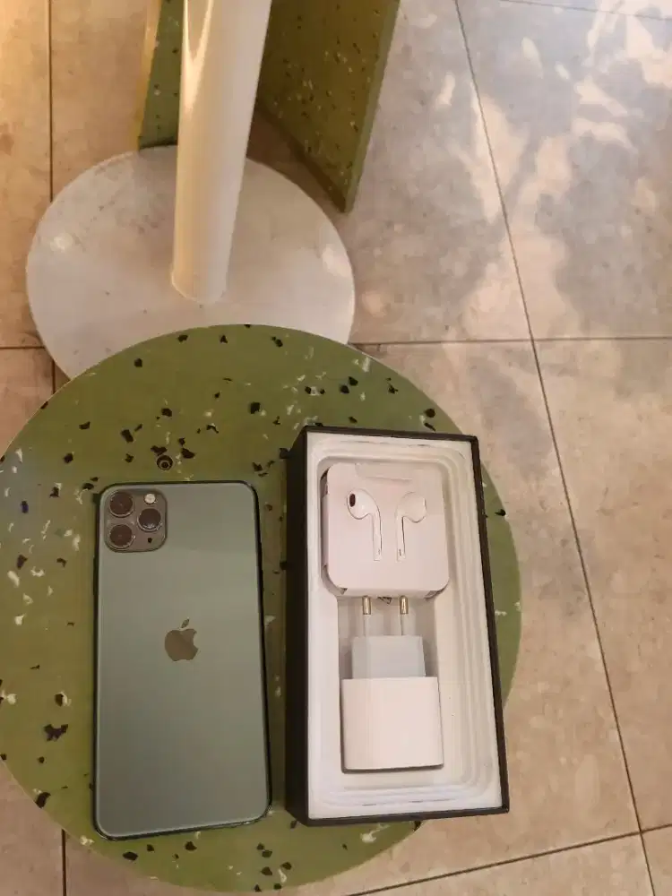 Iphone 11 pro max 256gb berjudul baru