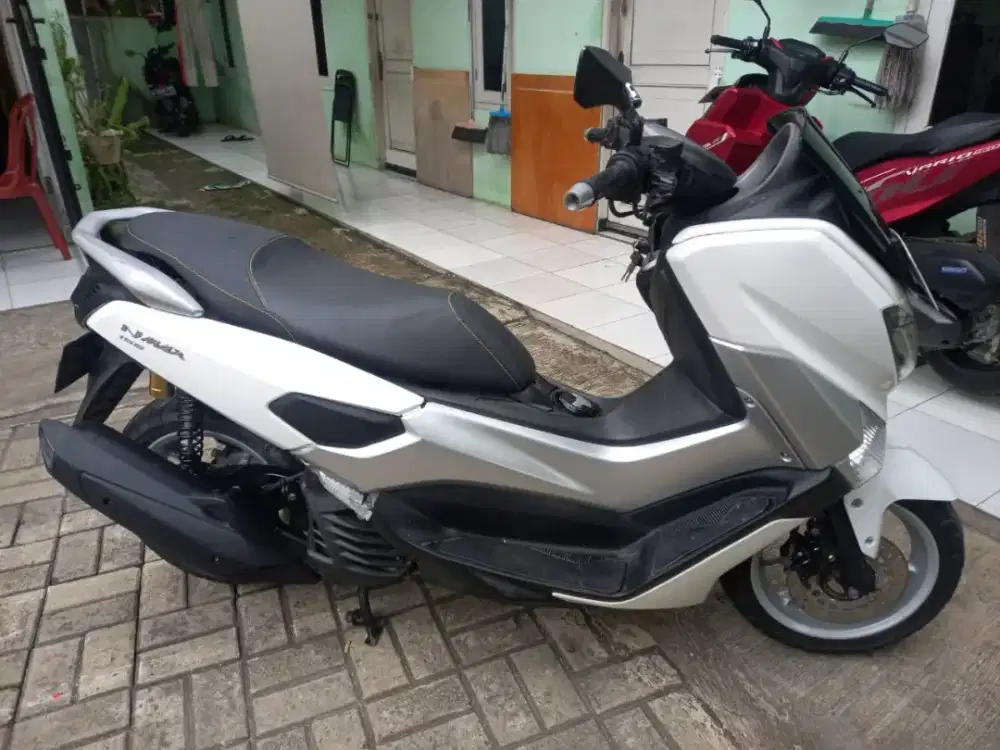 Yamaha nmax 2018 putih