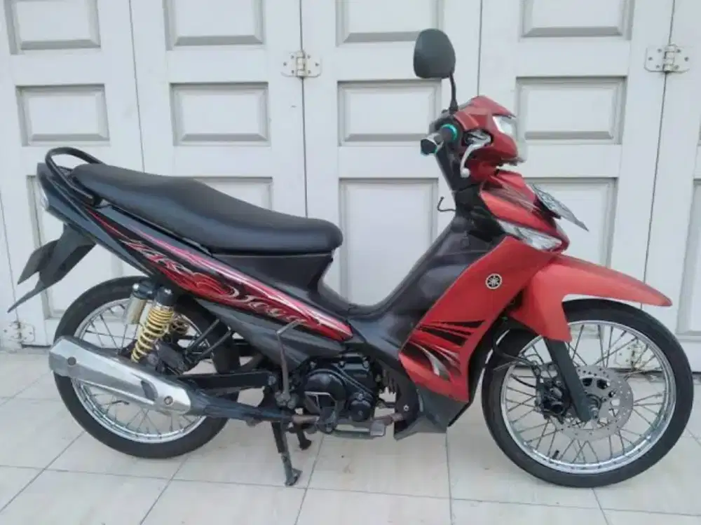 Vega zt 2009 merah maron