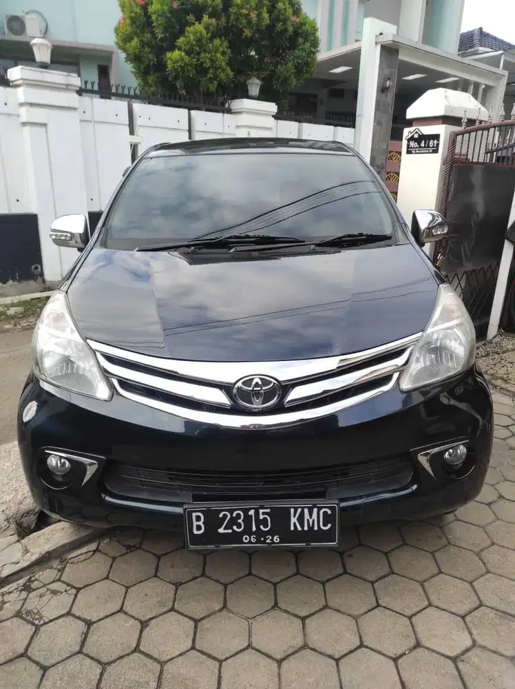 Avanza G Matic Warna Burgundy Antik