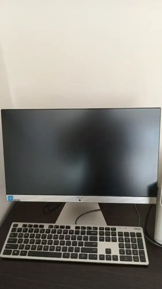 Komputer all in one merk asus