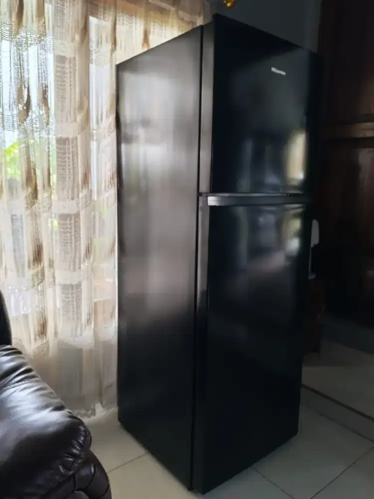 Kulkas HISENSE 346L Hitam