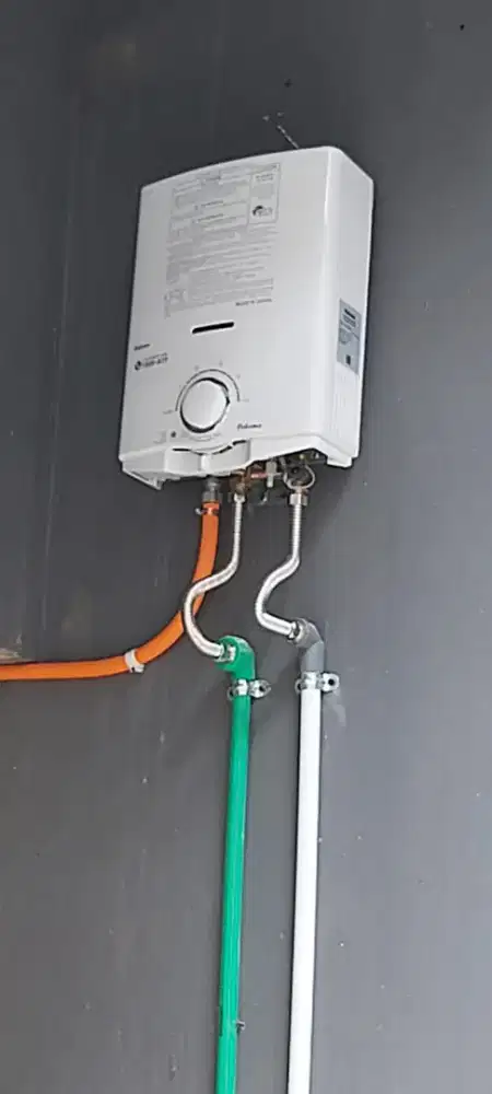 SERVICE WATER HEATER