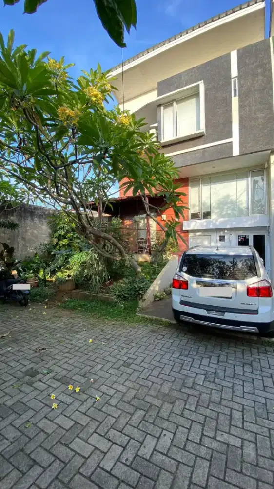 DIJUAL RUMAH POJOK JAGAKARSA