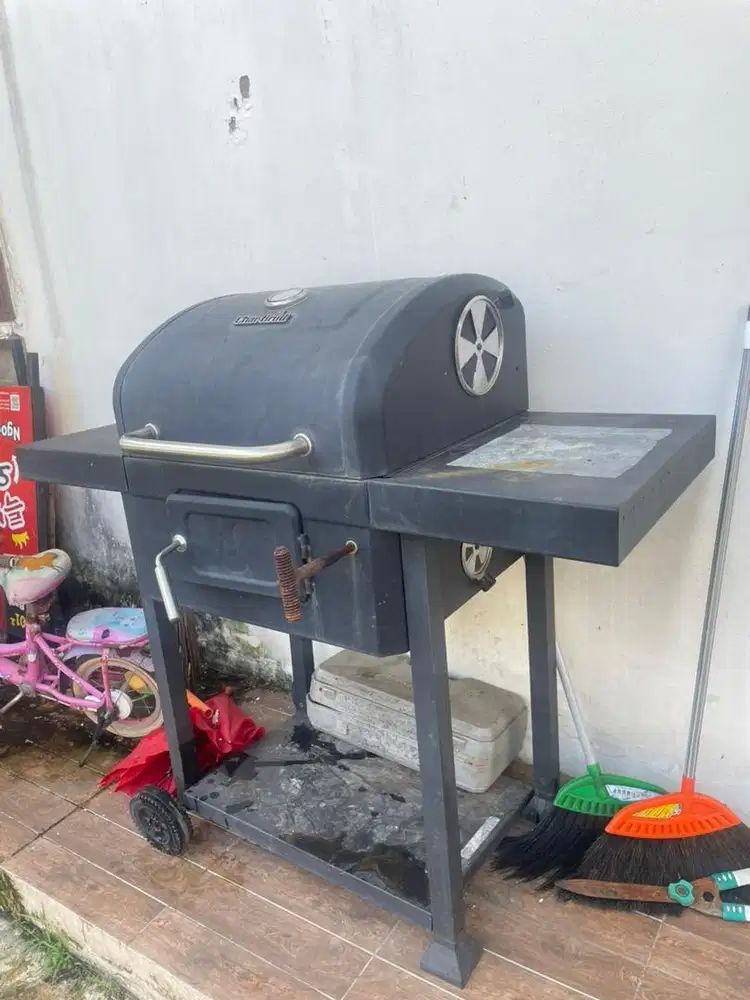Char‑Broil grill outdoor / alat panggang arang BBQ