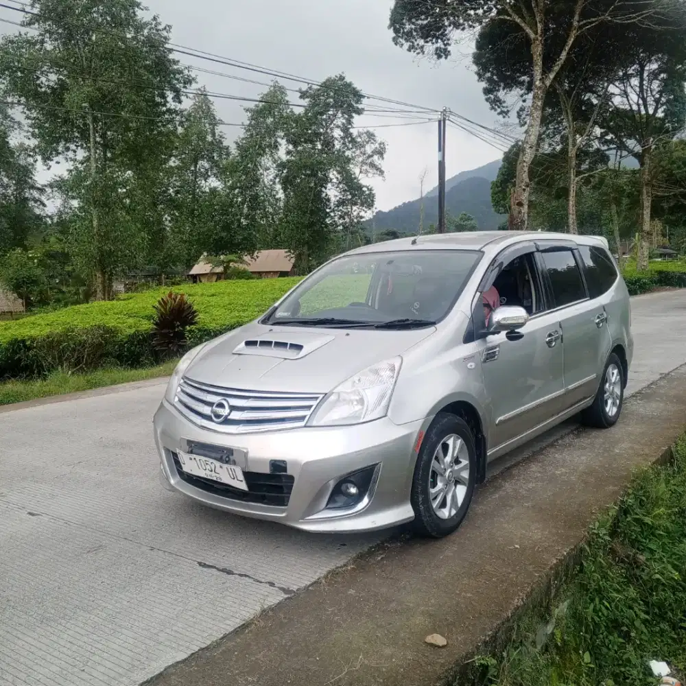 Grand Livina XV 2012