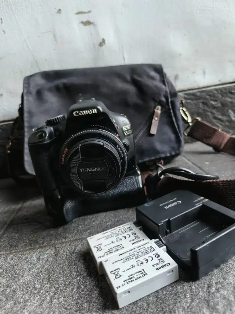 Kamera DSLR Canon 550D jual cepat