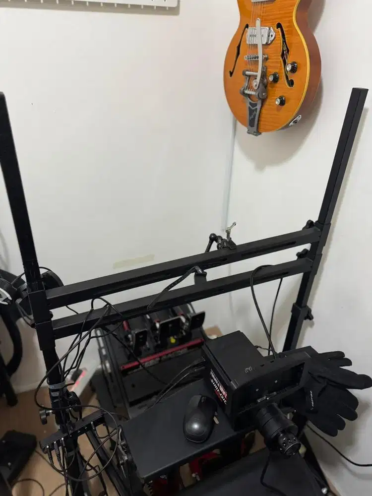 Stand Monitor/TV untuk race simulator