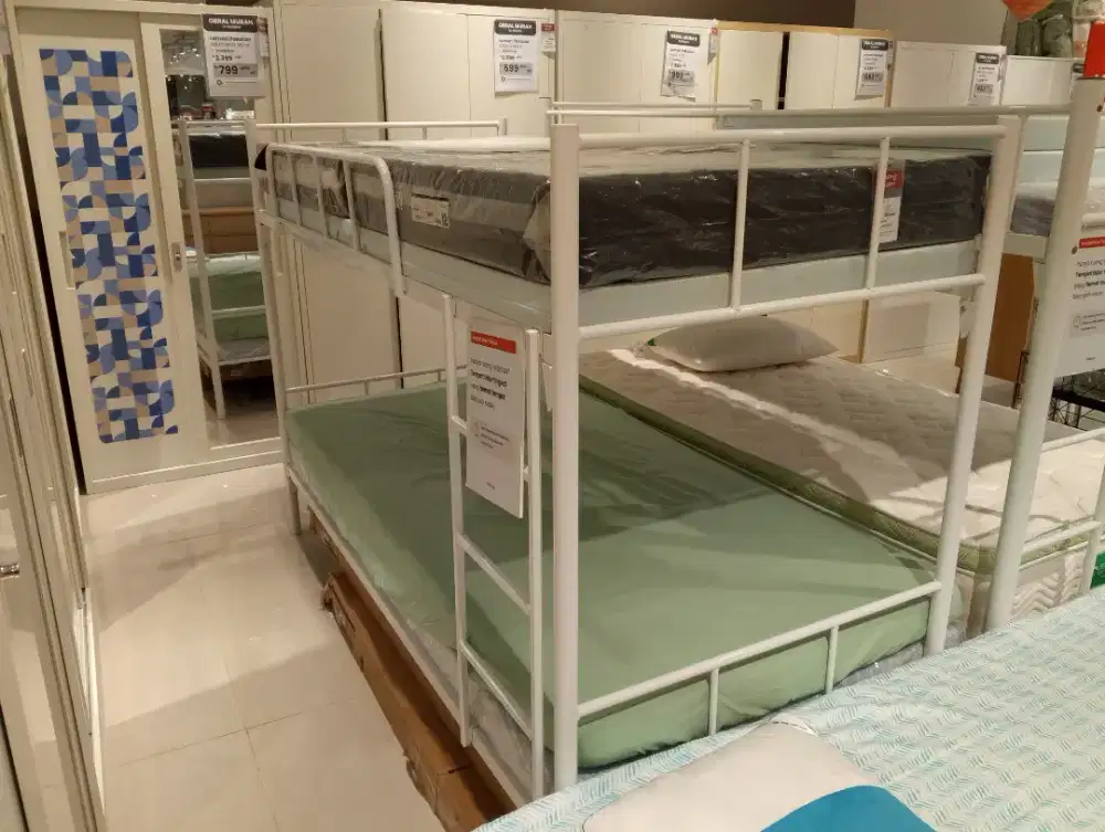 TEMPAT TIDUR TINGKAT