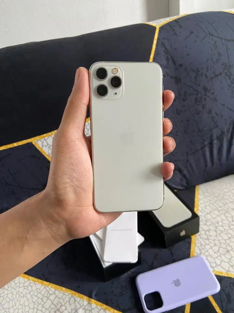 Dijual cepat iPhone 11 Pro 64gb sinyal all operator