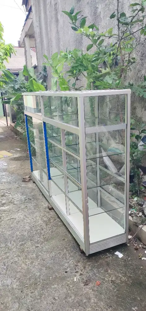 Etalase masih bagus