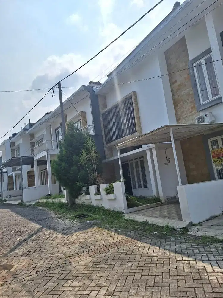 DIJUAL !!! Rumah 2 Lantai Kondisi Terawat