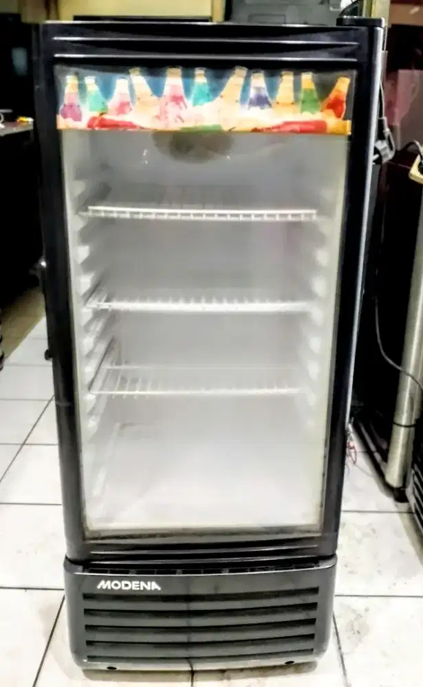 Showcase Modena 3 rak