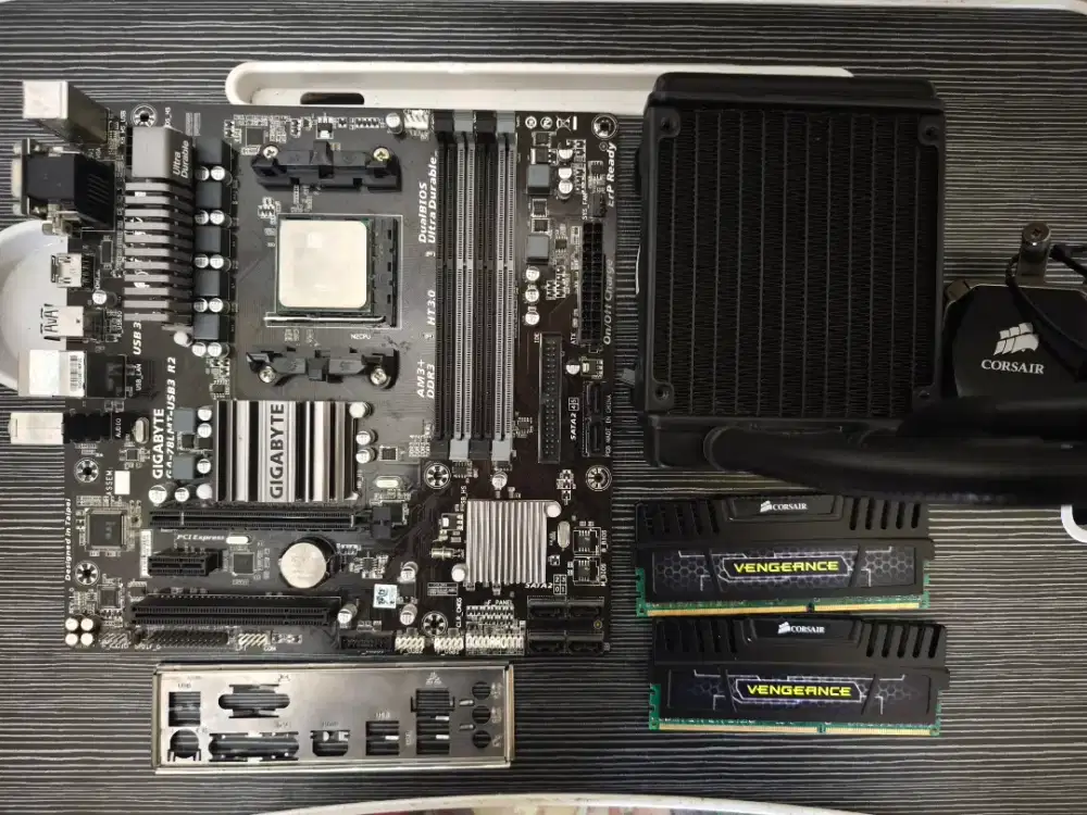 Paket Mobo Amd (Mobo+Ram+Proc+AIO Heatsink)