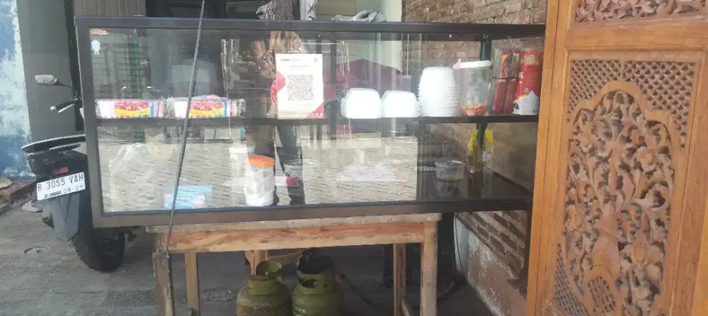 Estalase untuk dagang