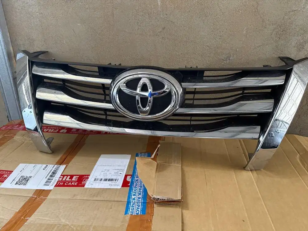 Bumper Bekas Toyota fortuner 2019 original