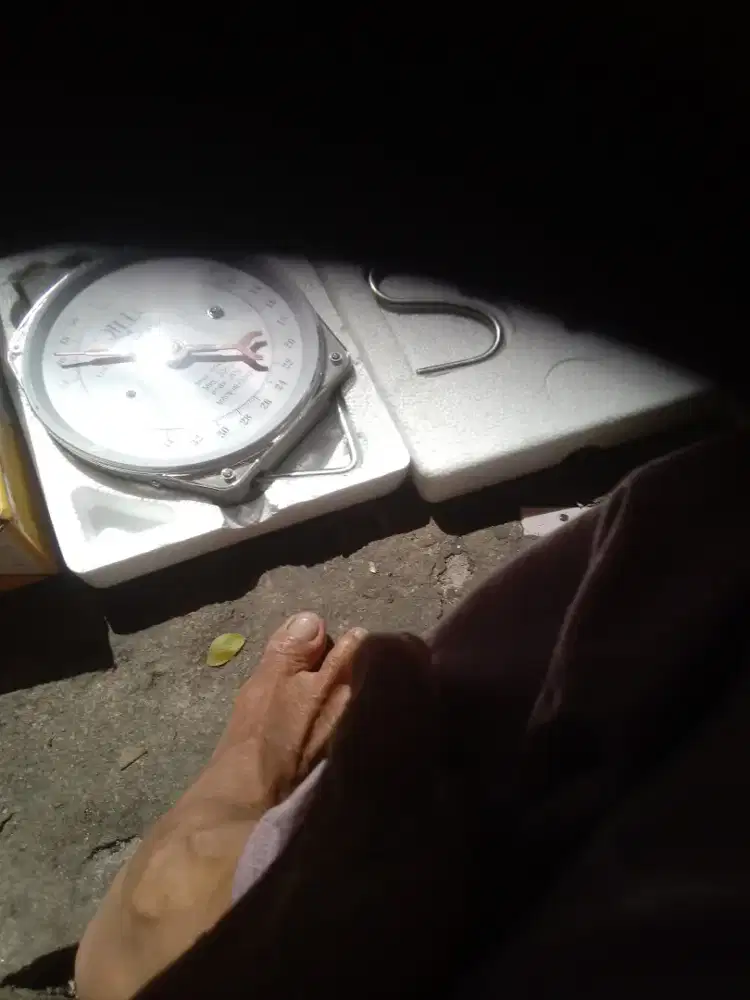 Timbngn. Gantung. Max 100kg. Baru. Nego