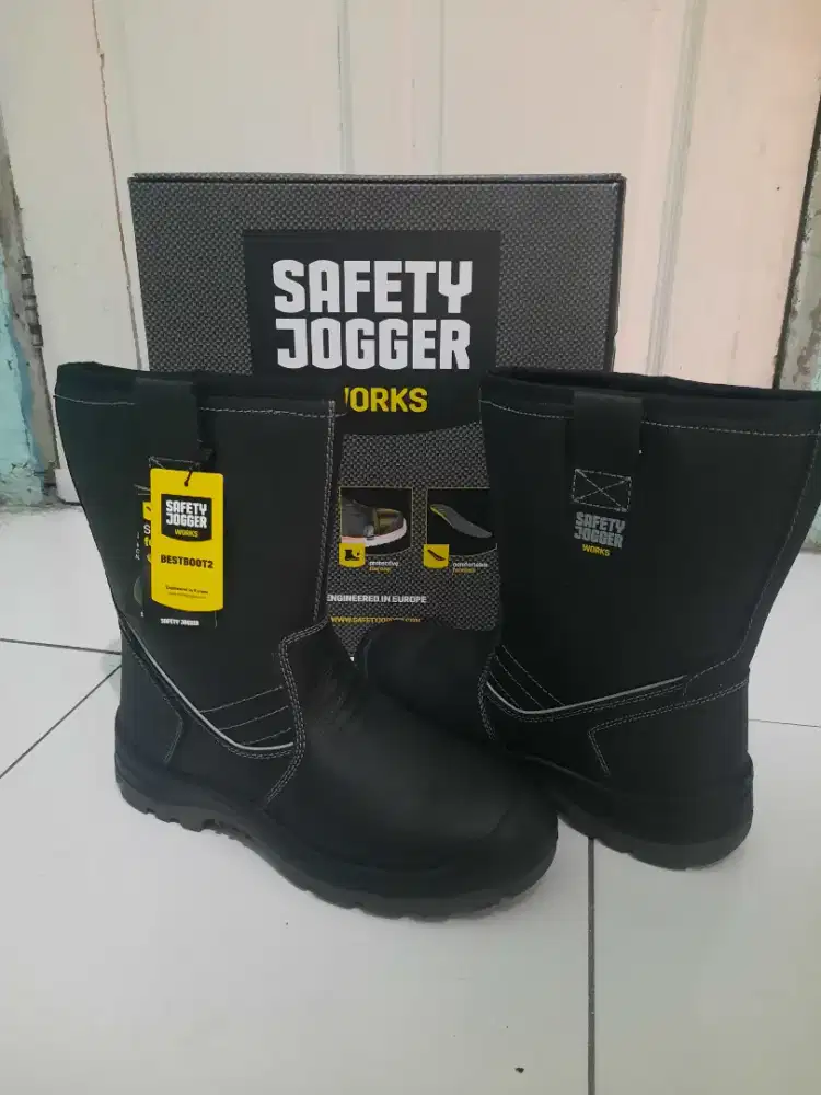 Sepatu Safety Jogger No. 43