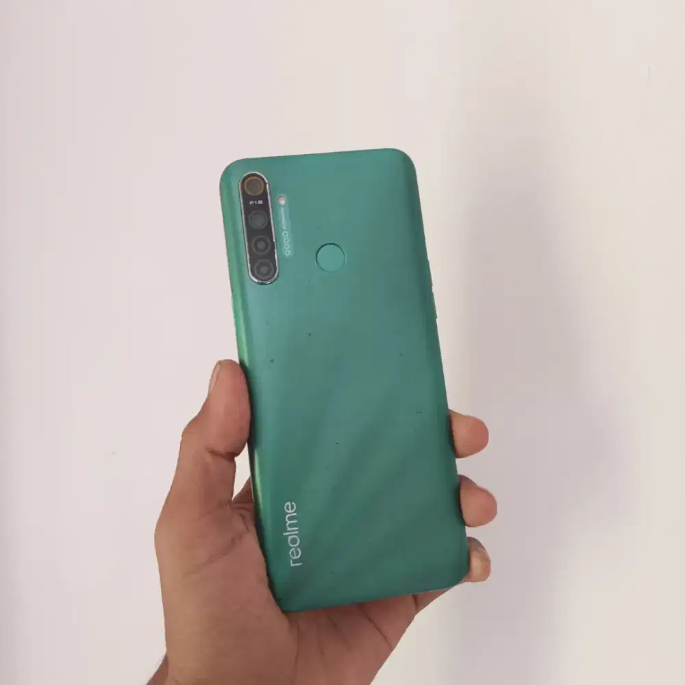 Realme 5i 4/64 mentok logo cas