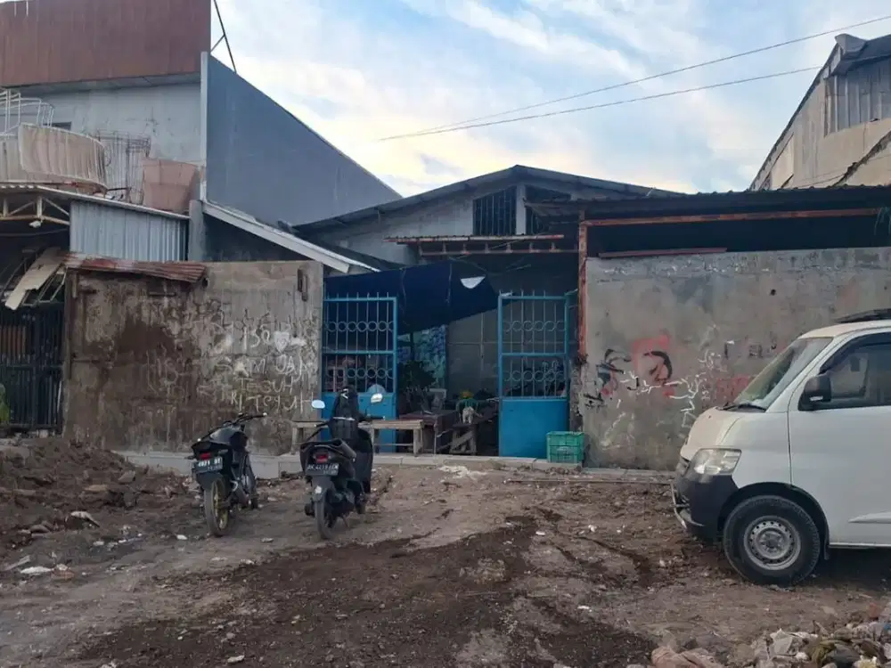 Rumah Hitung Tanah di Klampis Semolo, Cocok Untuk Gudang/kantor dsn.. dkt Merr & Hokky supermarket