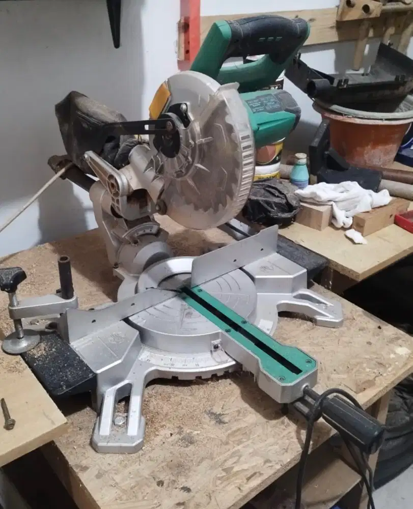 Mitter saw / mesin potong kayu aluminium