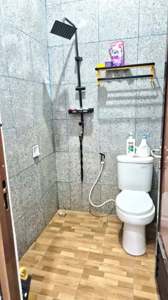 Disewakan rumah modernland cluster sakura